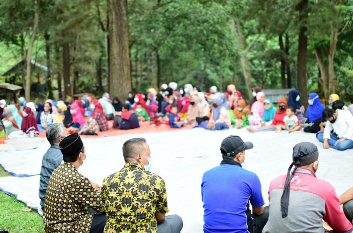 Kegiatan bersama pengurus BUMDes