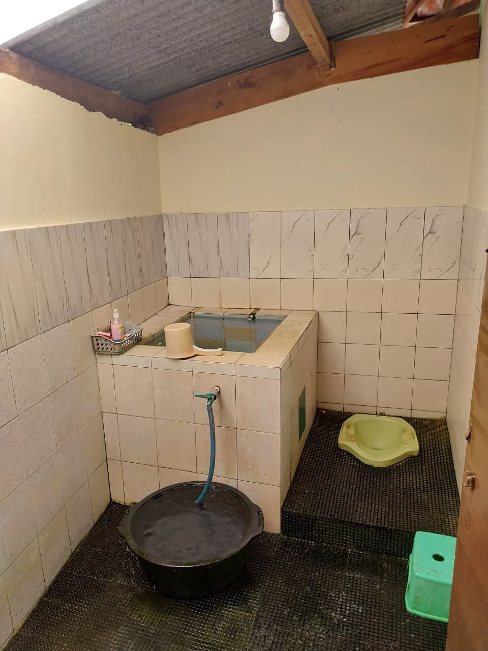 Kamar mandi Homestay Bapak Askam