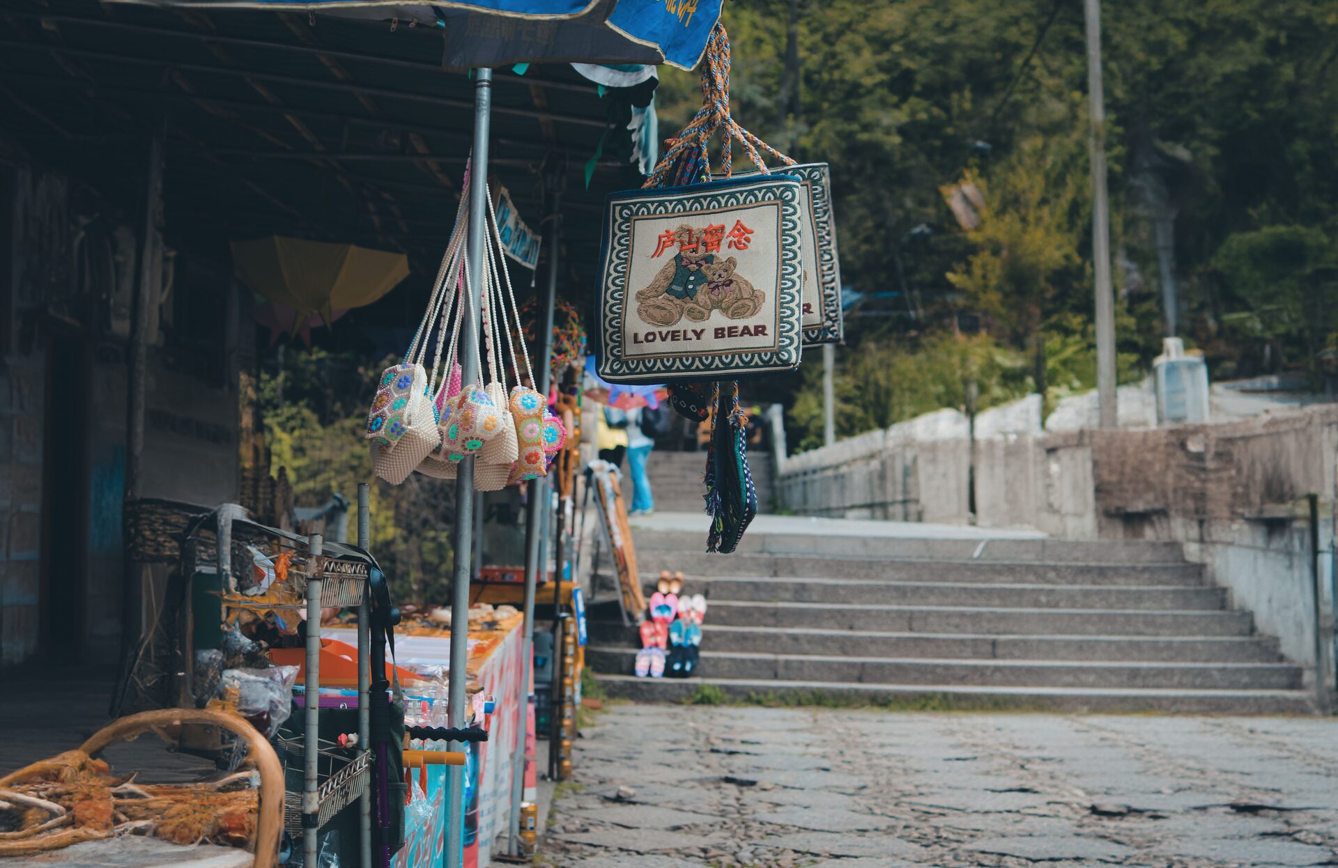 Produk suvenir Desa Kaduela