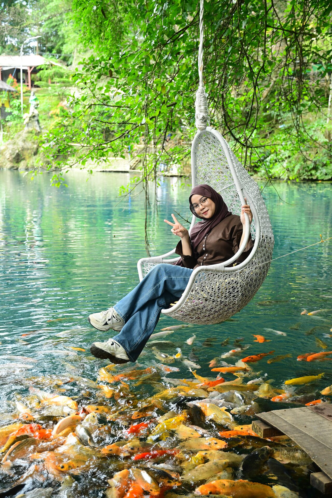 Aliran air di kawasan hijau